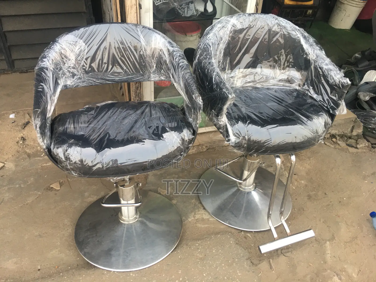 Saloon Chair