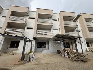 4bdrm Townhouse / Terrace in Utako for rent
