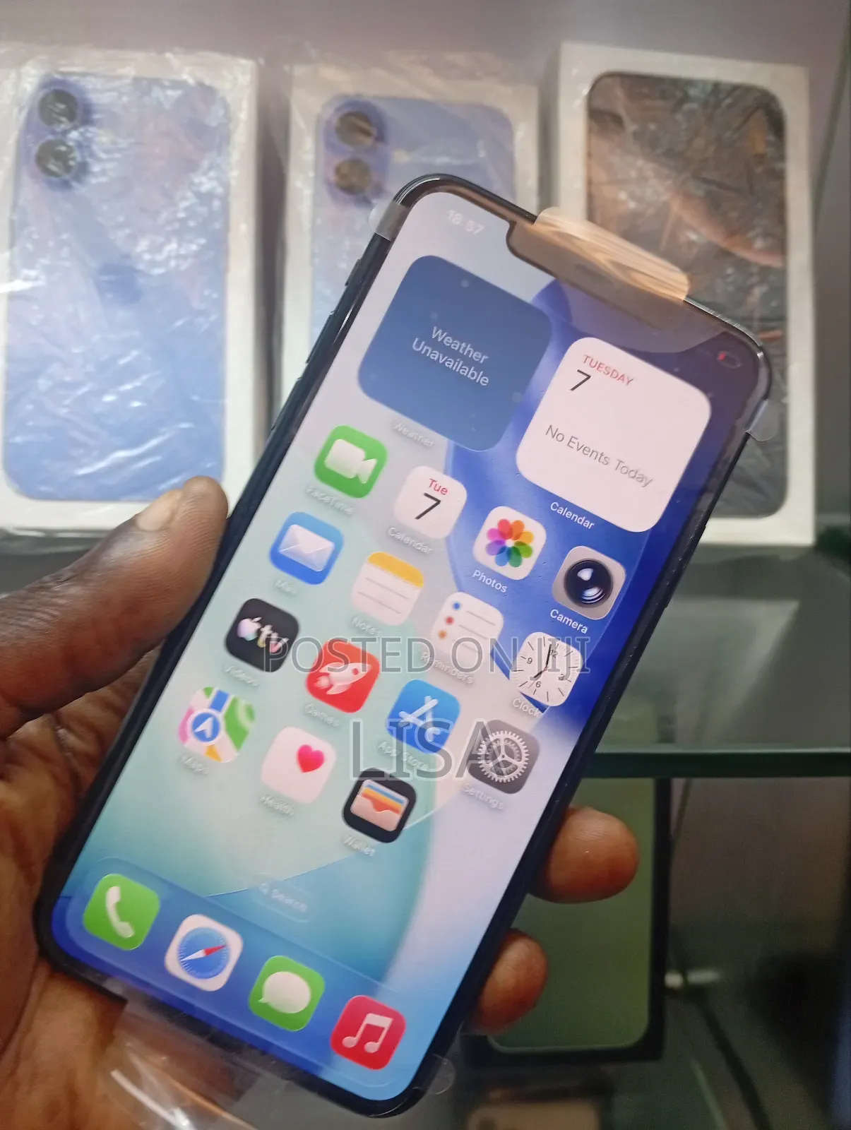 New Apple iPhone 11 64 GB Green