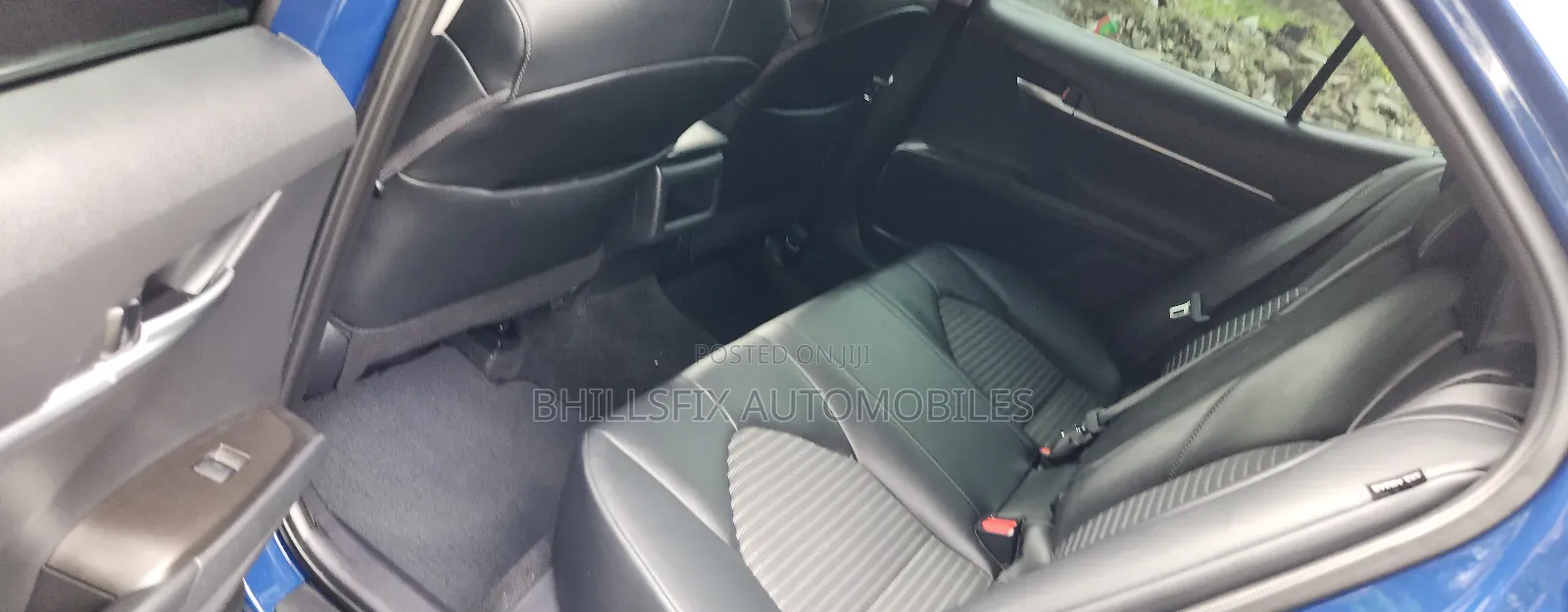 Toyota Camry SE 2023 Blue