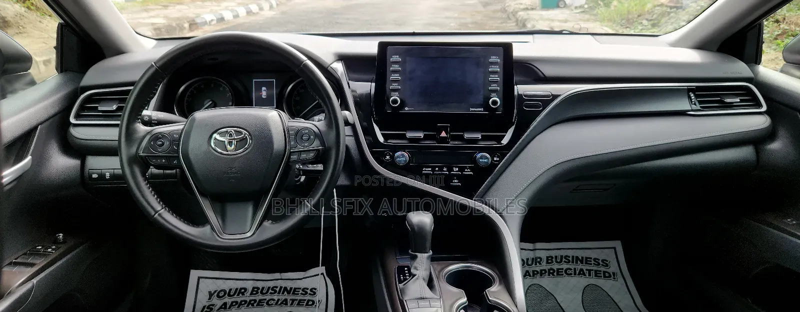 Toyota Camry SE 2023 Blue