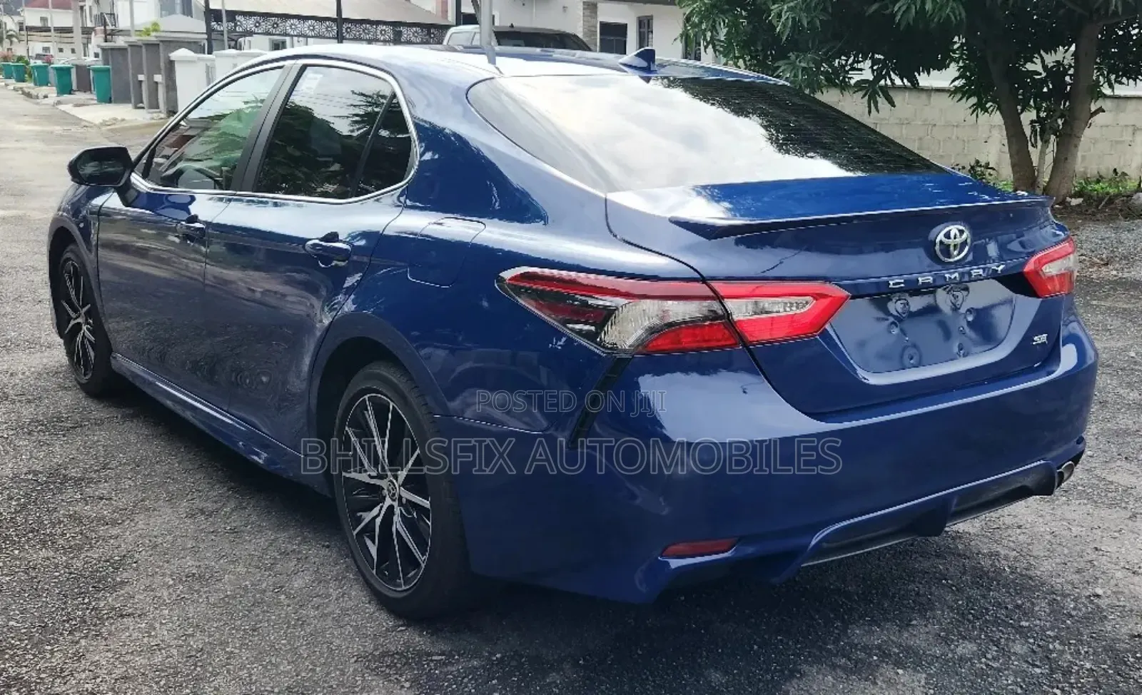 Toyota Camry SE 2023 Blue