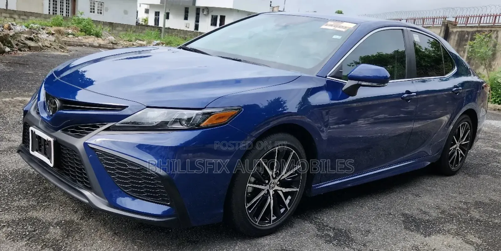 Toyota Camry SE 2023 Blue