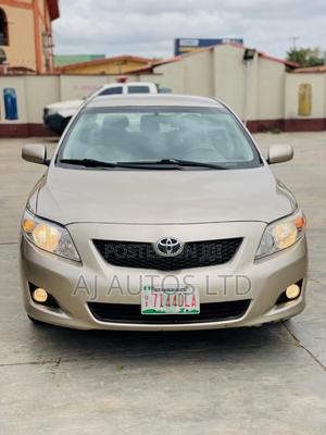 Toyota Corolla 2010 Gold