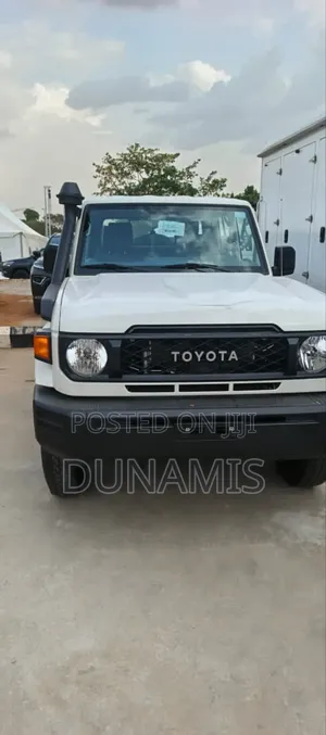 Toyota Land Cruiser 76 Series 2025 Black