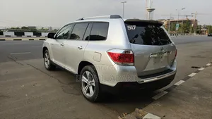 Toyota Highlander Limited 2012 Silver