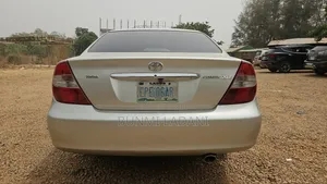 Toyota Camry XLE 4dr Sedan (2.4L 4cyl 4A) 2004 Silver