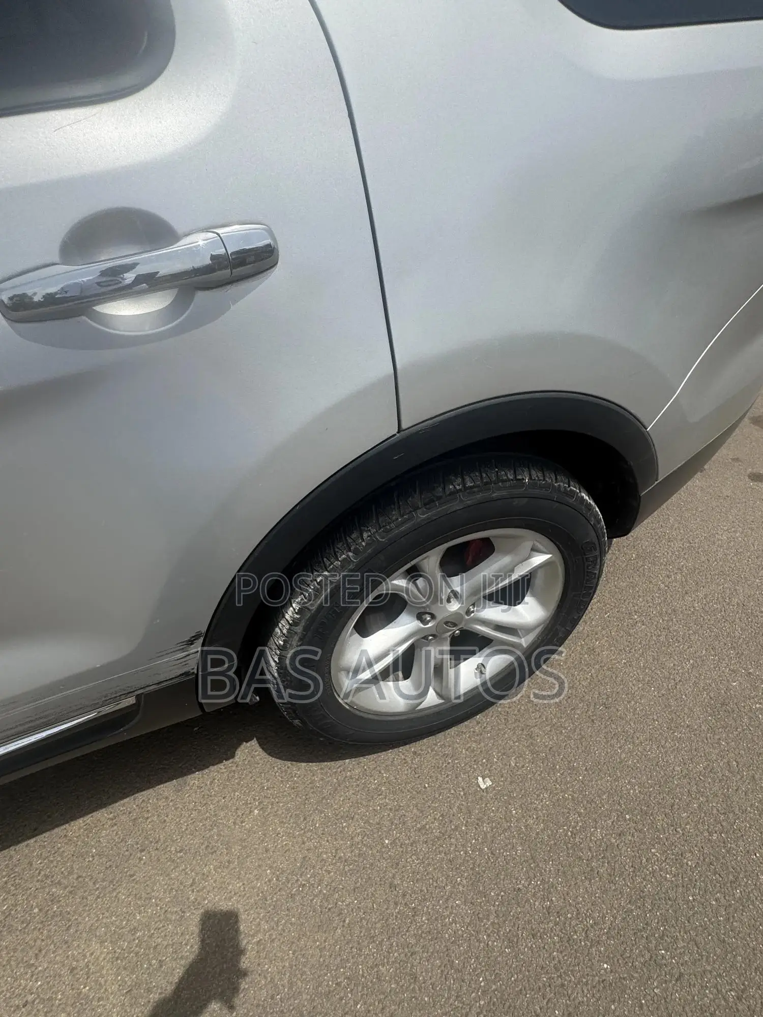 Ford Explorer 2011 Silver