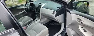 Toyota Corolla LE 4dr Sedan (1.8L 4cyl 4A) 2013 Gray