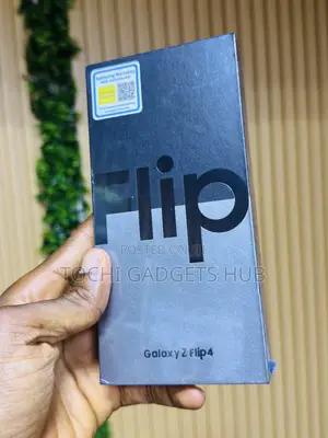 New Samsung Galaxy Z Flip4 256 GB Purple