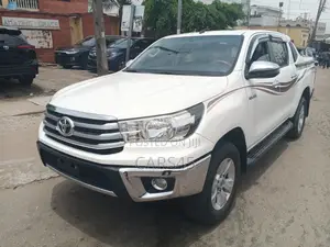 Toyota Hilux 2019 White