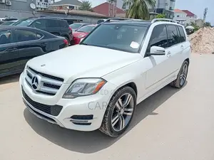 Mercedes-Benz GLK-Class Base GLK 350 4dr AWD 4MATIC (3.5L 6cyl 7A) 2015