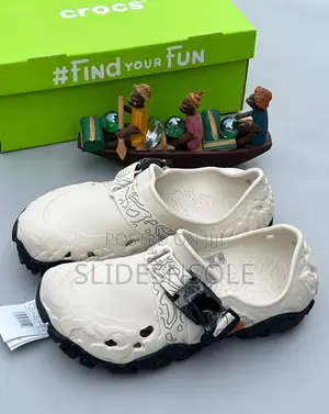 Terrain Strap Clogs