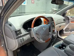 Toyota Sienna XLE Limited 4WD 2008 Gray