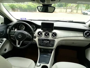Mercedes-Benz GLA 250 2015 White