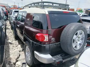 Toyota FJ Cruiser Base 4x4 2008 Brown
