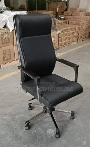 Imported Classic Office Swivel Chair