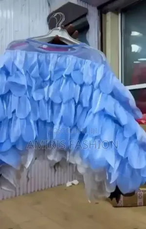Quality Unique Tops in Different Colours