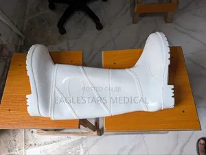 Theater Boot