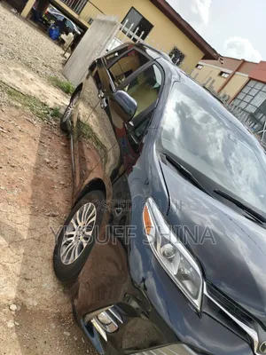 Toyota Sienna XLE (3.5L 6cyl 8A) 2018 Black