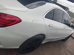Mercedes-Benz C300 2015 White