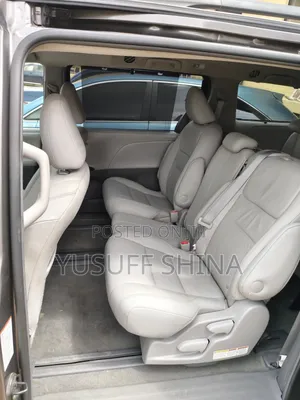 Toyota Sienna XLE 8 Passenger (3.5L 6cyl 6A) 2016 Gray