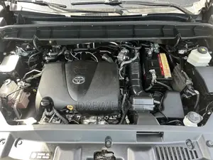 Toyota Highlander LE 2021 Black