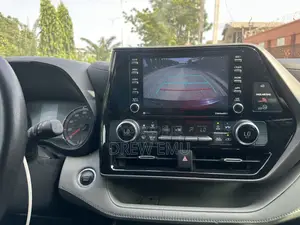 Toyota Highlander LE 2021 Black