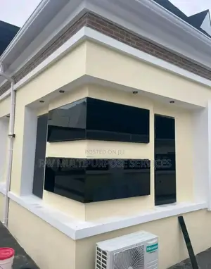Screeding Painting Stucco Wall Design