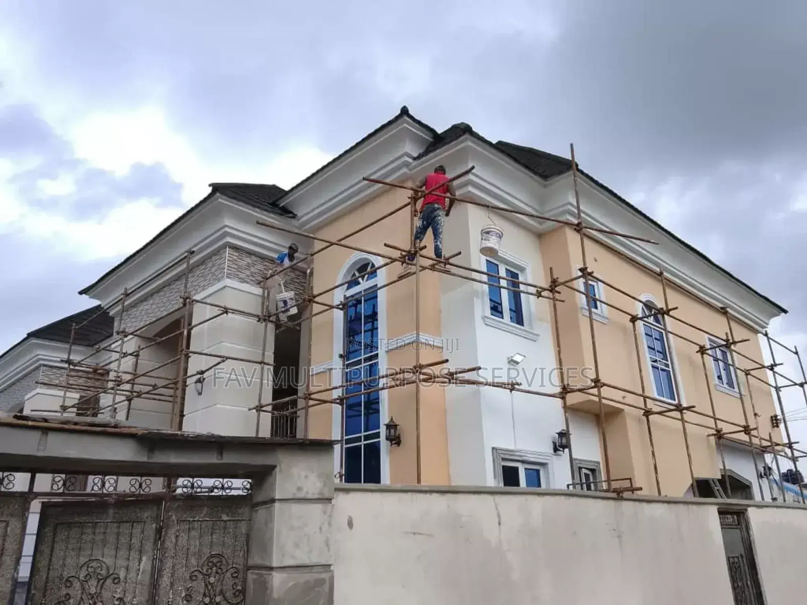 Screeding Painting Stucco Wall Design