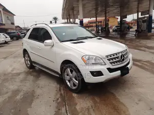 Mercedes-Benz M Class 2009 White