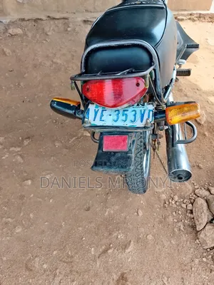 Bajaj Boxer 100 2019 Red