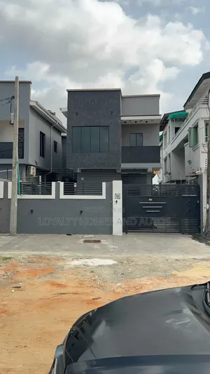 4bdrm Duplex in Omole Phase 1 Ikeja for rent
