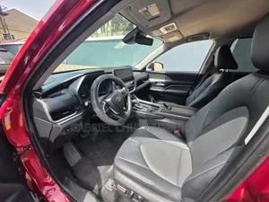 Toyota Grand Highlander XLE AWD 2024 Red