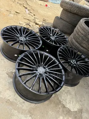 19-Inch Staggered All Black