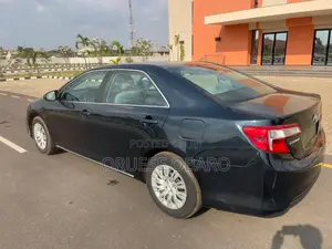 Toyota Camry LE 4dr Sedan (2.5L 4cyl 6A) 2014 Gray
