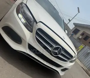 Mercedes-Benz C300 2015 White