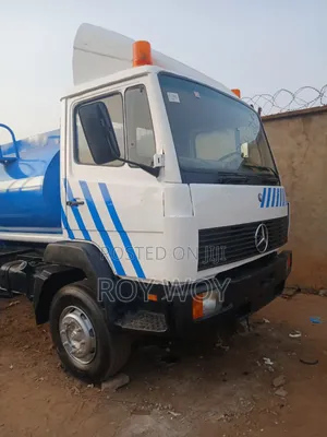 M. Benz 814 Water Tanker