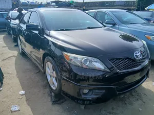 Toyota Camry SE V6 4dr Sedan (3.5L 6cyl 6A) 2011 Black