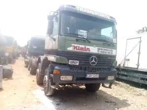 Mercedes-Benz Actross With 12tyres