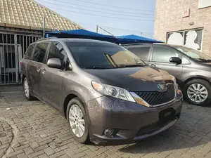 Toyota Sienna 2015 Gray