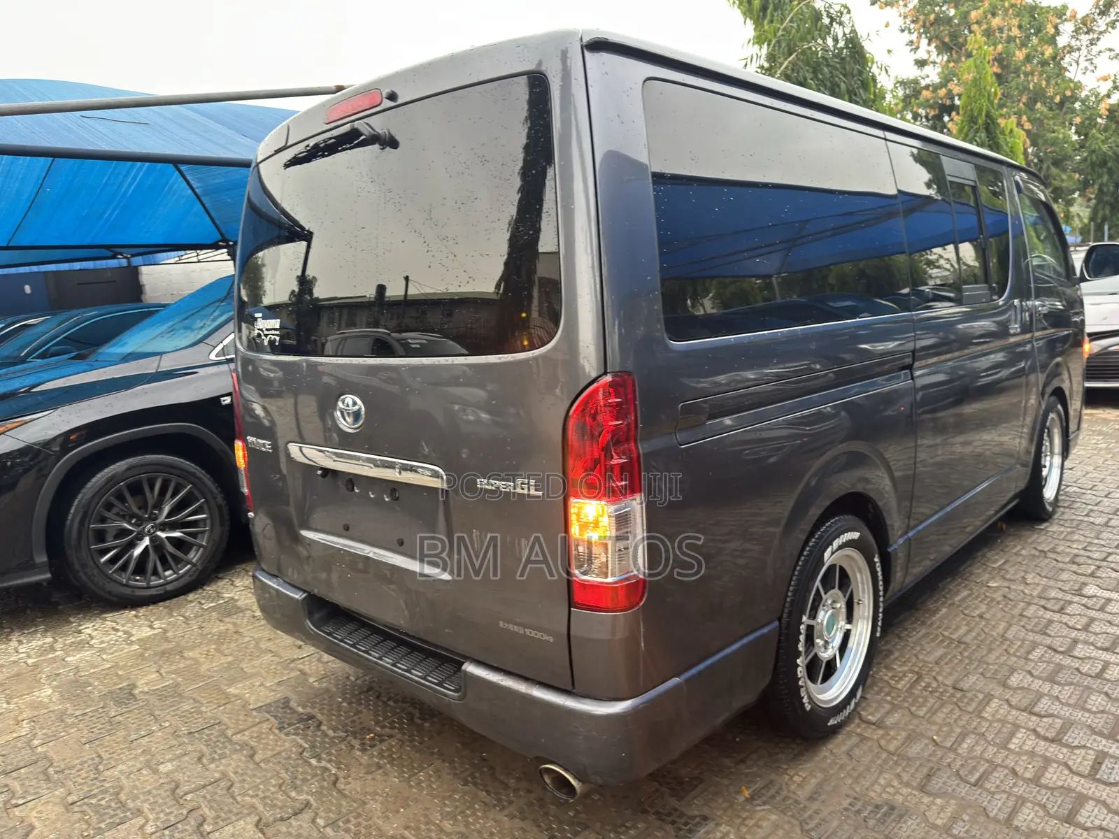 Toyota HiAce 2012 Grey