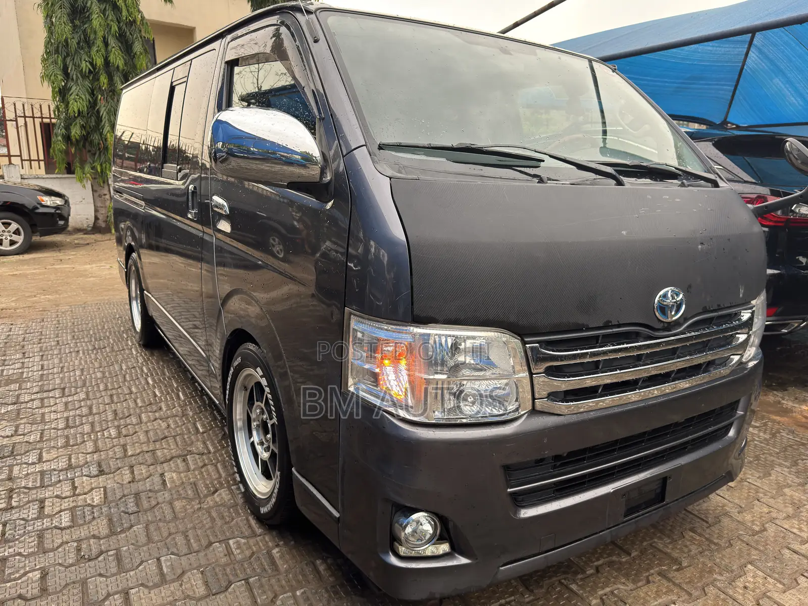 Toyota HiAce 2012 Grey