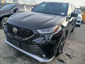 Toyota Highlander XSE 2022 Black