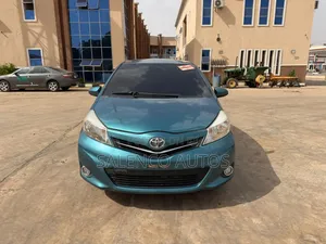 Toyota Yaris LE Hatchback 5dr 2014 Blue