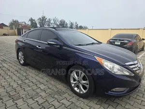 Hyundai Sonata Limited Sedan FWD (2.4L 4cyl 6A) 2013 Blue