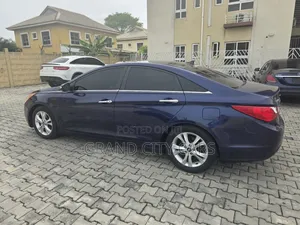 Hyundai Sonata Limited Sedan FWD (2.4L 4cyl 6A) 2013 Blue