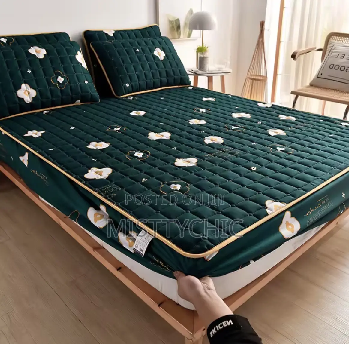 Waterproof Bedsheet With 4 Pillow Cases