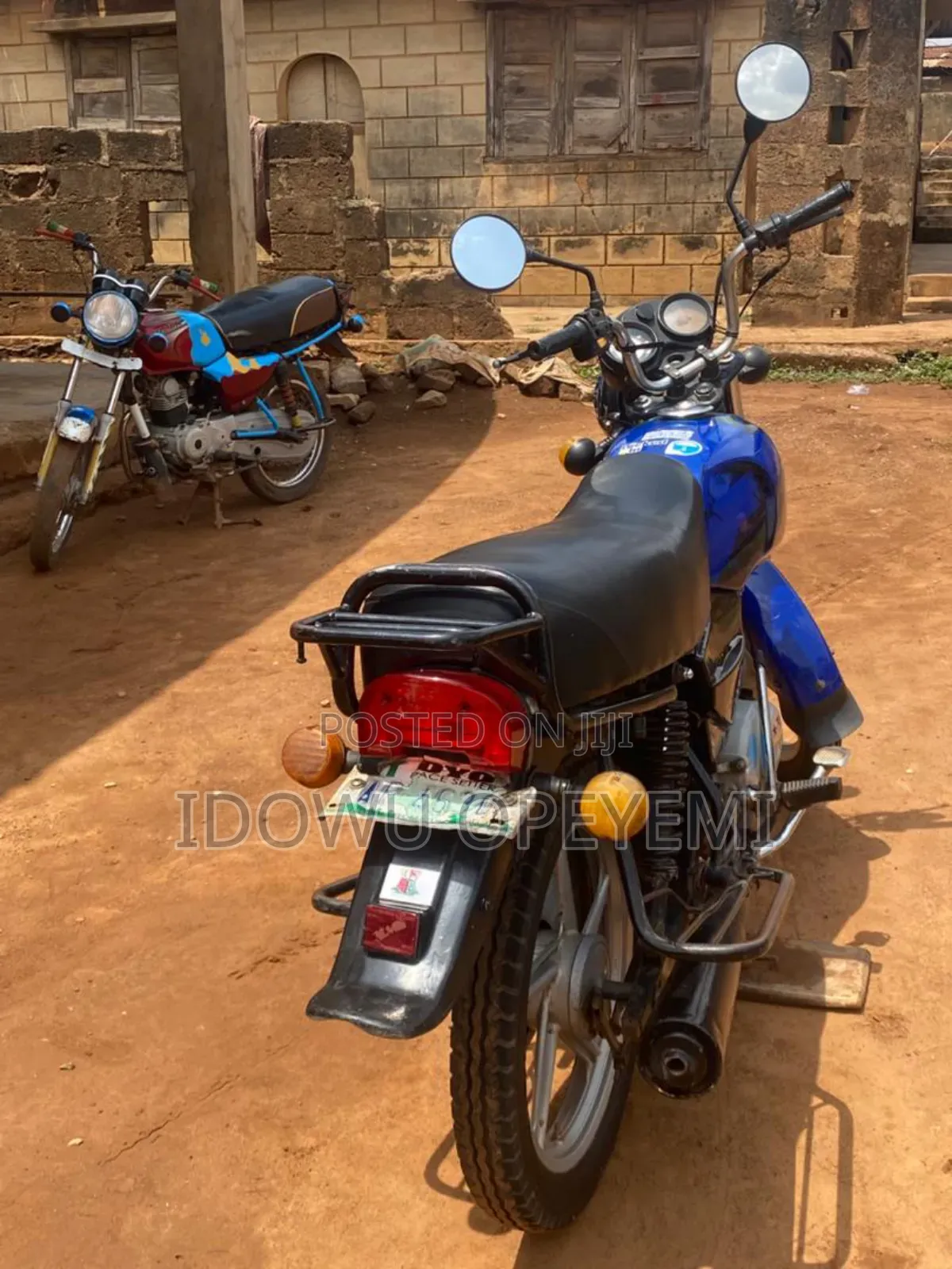 TVS HLX 125 2022 Blue