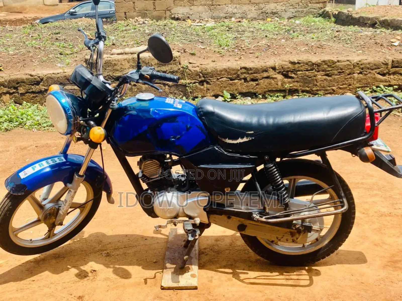 TVS HLX 125 2022 Blue